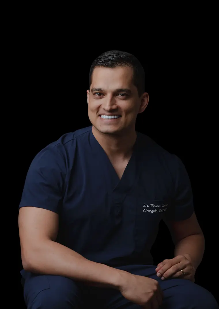 Dr. Vinícius Souza, cirurgião vascular